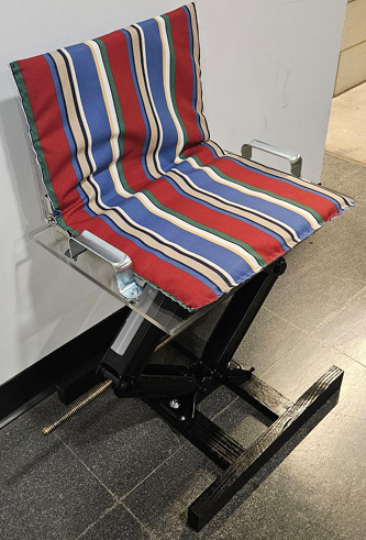The Scissor Seat